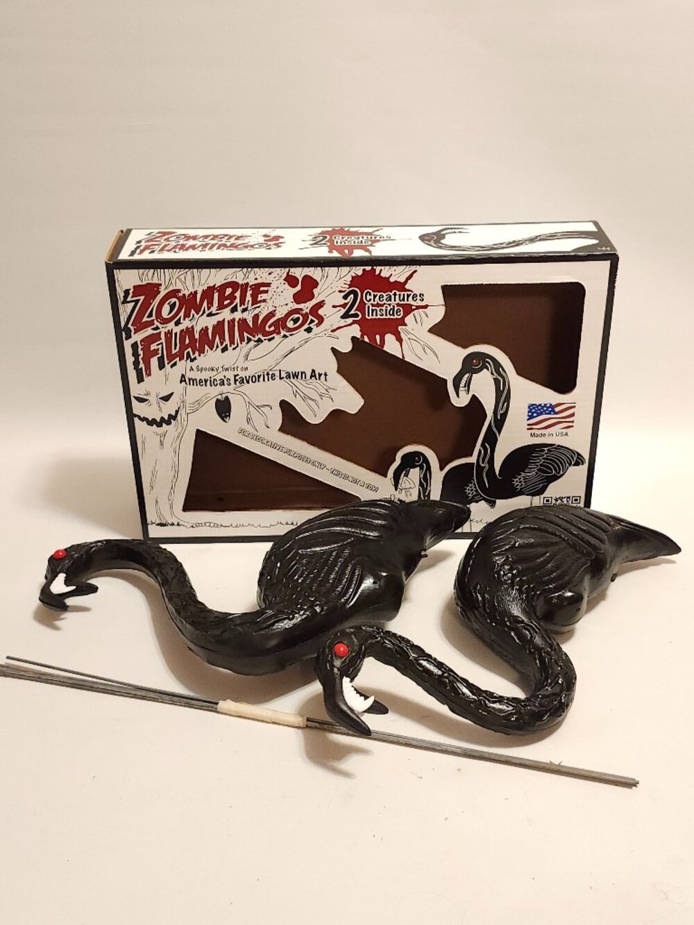 Don Featherstone Original Zombie Flamingos Halloween lawn Decor with Box